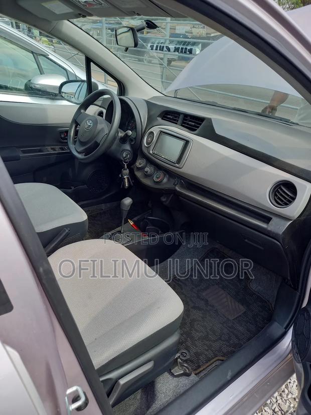 Toyota Vitz 1.3 AWD 5dr 2013 Pink photo 2