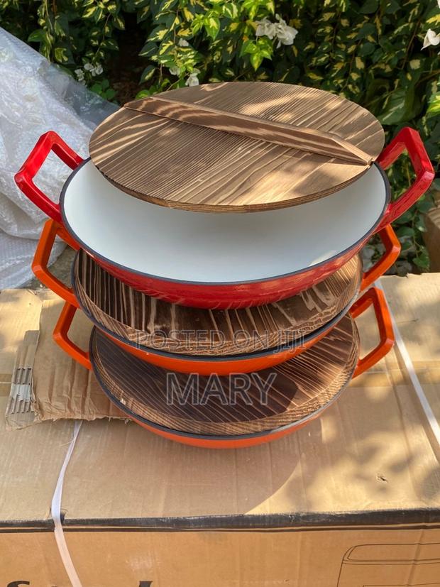 Cast Iron Wok Pan