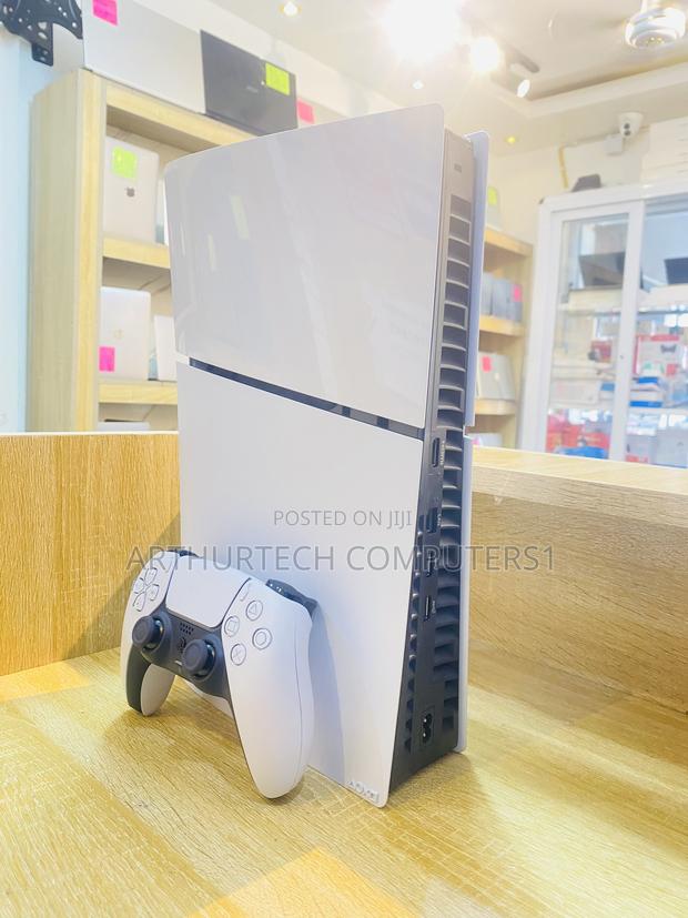 Playstation 5 photo 2
