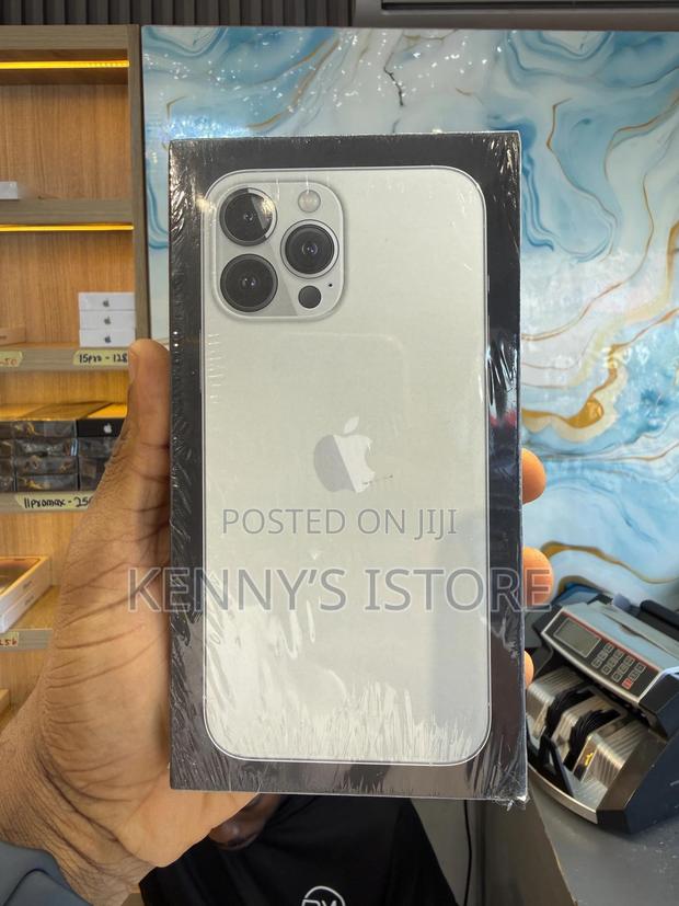 New Apple iPhone 13 Pro Max 256 GB Silver · Photo 3