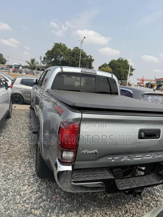 Toyota Tacoma 2017 Gray