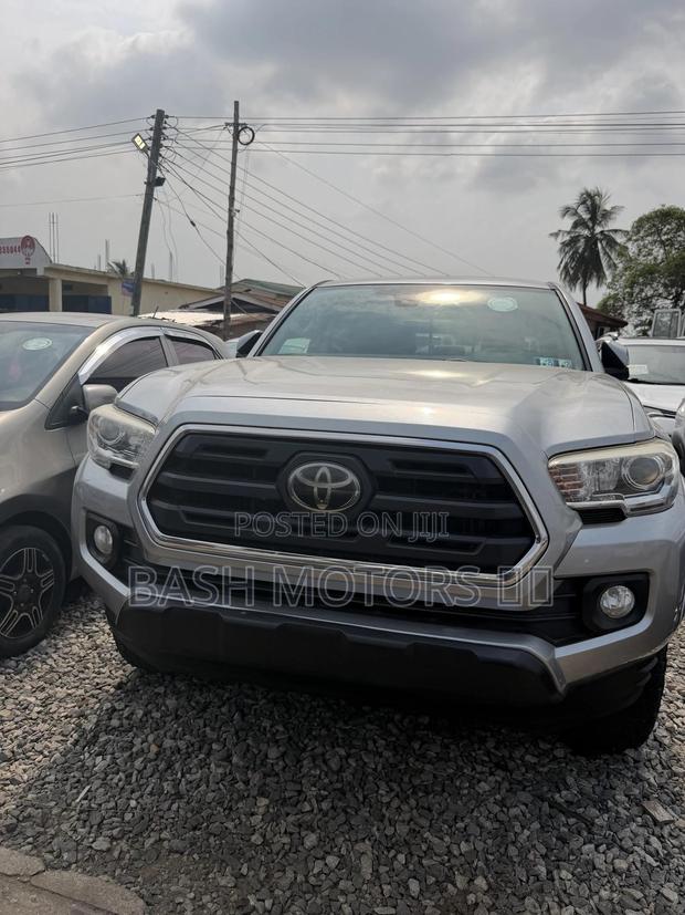 Toyota Tacoma 2017 Gray