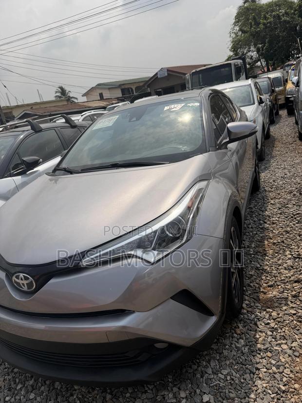 Toyota C-HR LE 2021 Gray