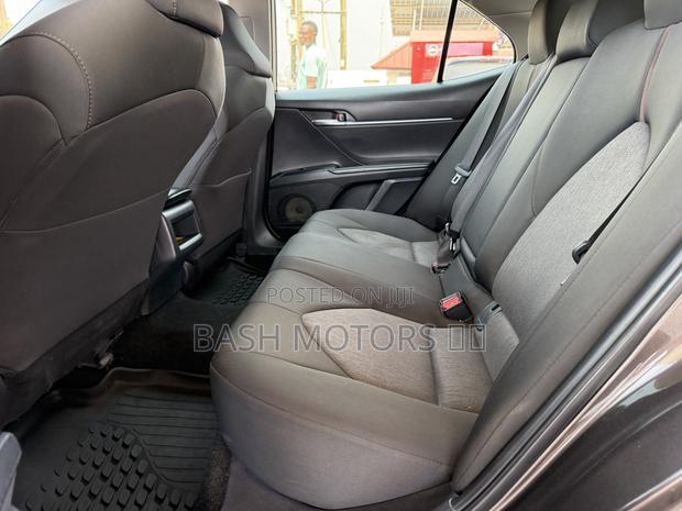 Toyota Camry 2019 Brown