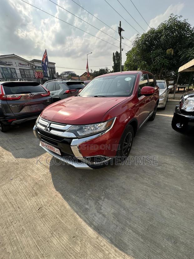 Mitsubishi Outlander 2.0 PHEV AWD 2021 Red