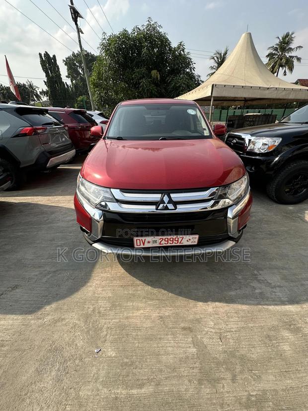 Mitsubishi Outlander 2.0 PHEV AWD 2021 Red photo 3