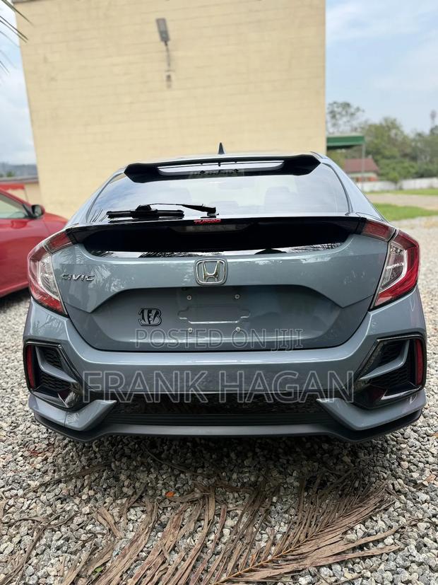 Honda Civic EX Hatchback 2020 Gray photo 5