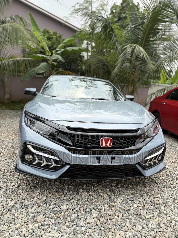 Honda Civic EX Hatchback 2020 Gray photo 7