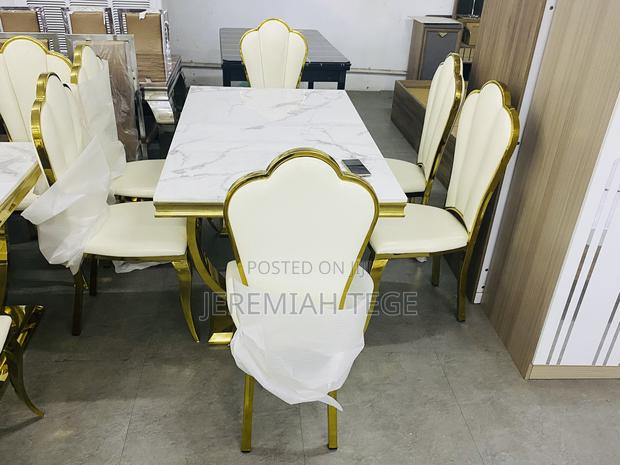 Quality Modern Glossy Finishing Marble Dining Set