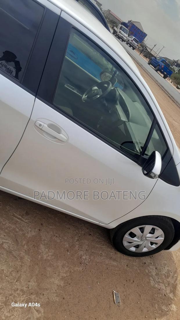 Toyota Vitz 2014 White
