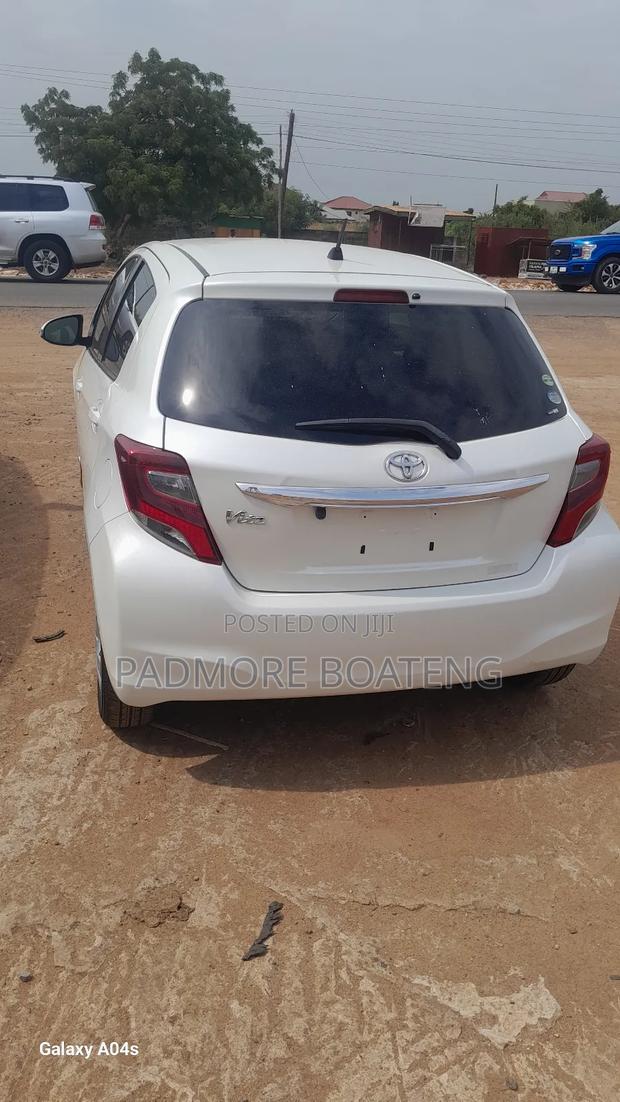 Toyota Vitz 2014 White