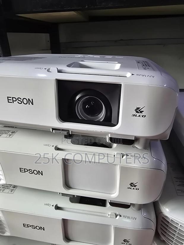 Epson Projector 4000 Lumens