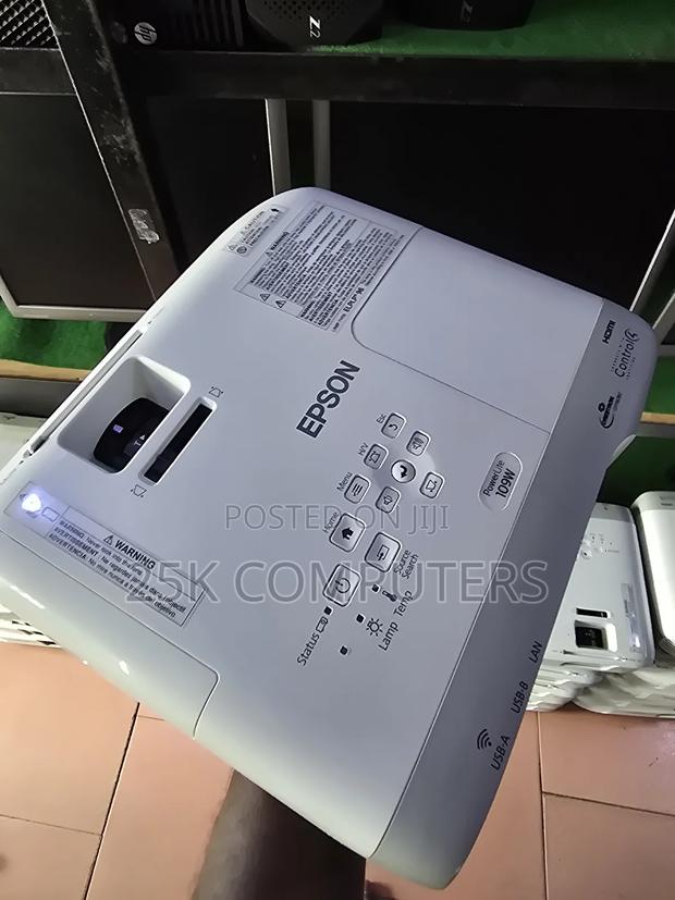 Epson Projector 4000 Lumens photo 3