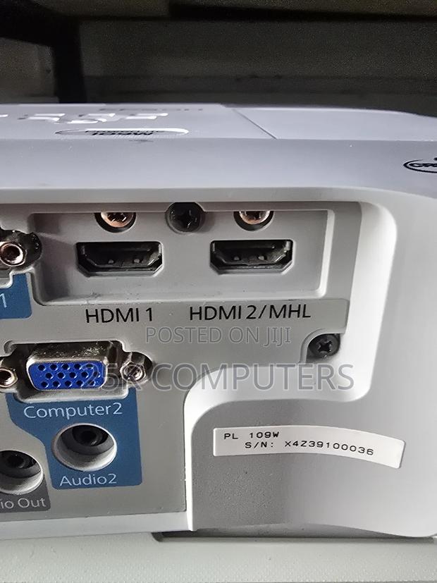 Epson Projector 4000 Lumens photo 4
