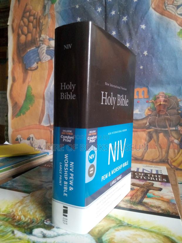NIV Pew Worship Bible Large Print Zondervan Black Hardcover · Photo 4