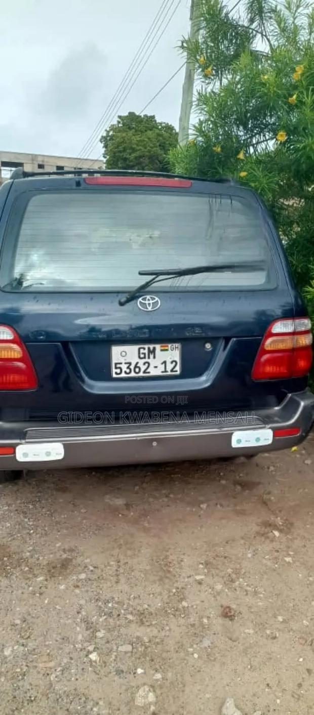 Toyota Land Cruiser 79 Series 1999 Black photo 2