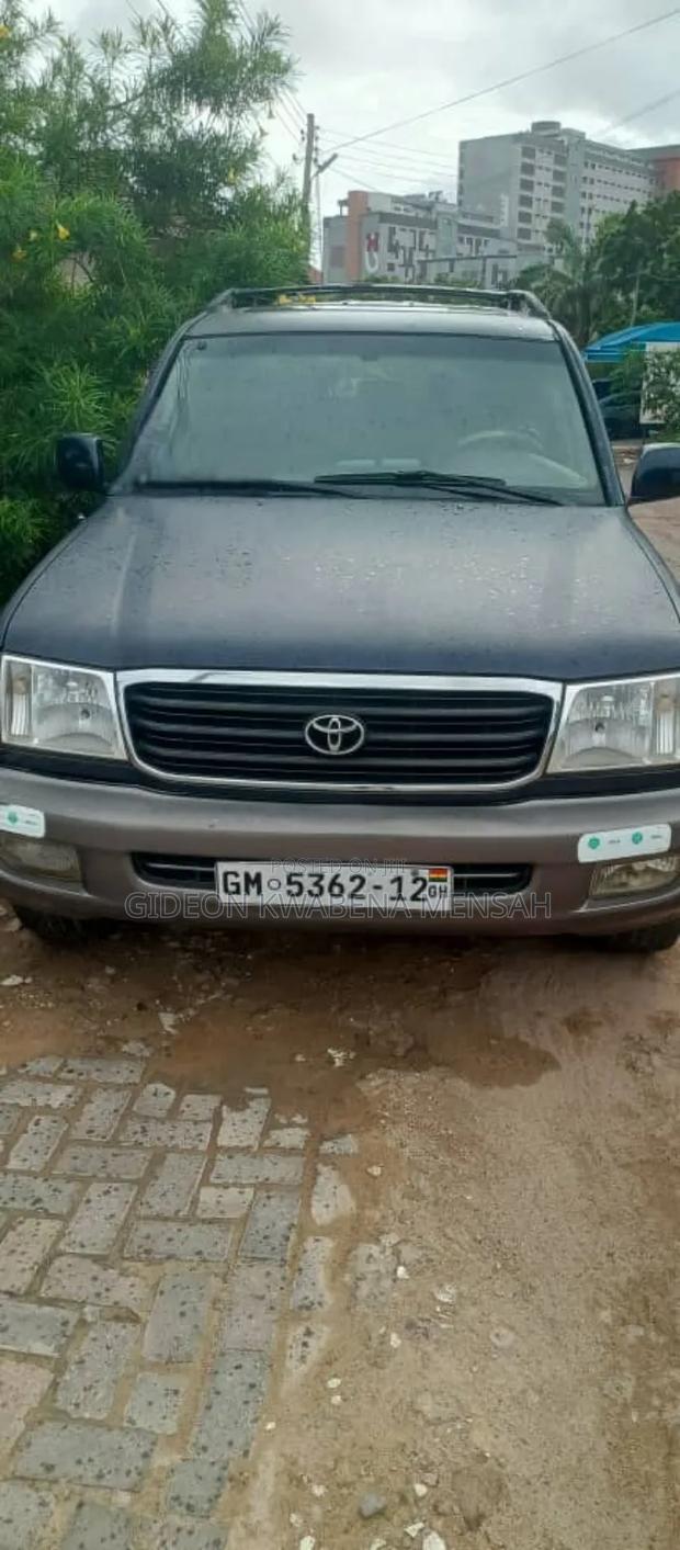 Toyota Land Cruiser 79 Series 1999 Black photo 3