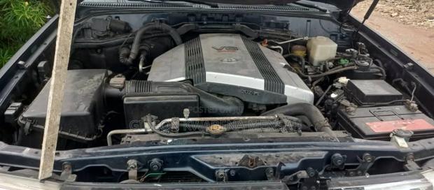 Toyota Land Cruiser 79 Series 1999 Black photo 6