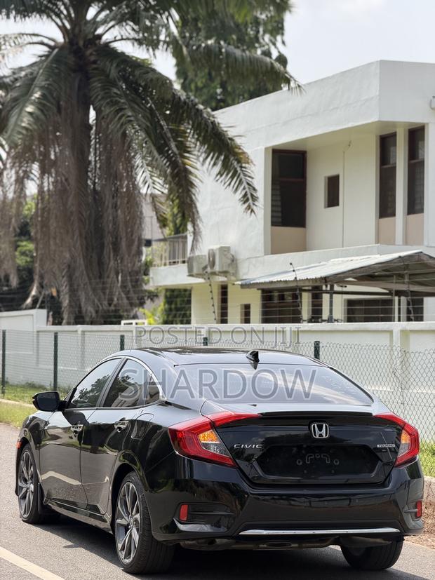Honda Civic Touring Sedan 2019 Black photo 2