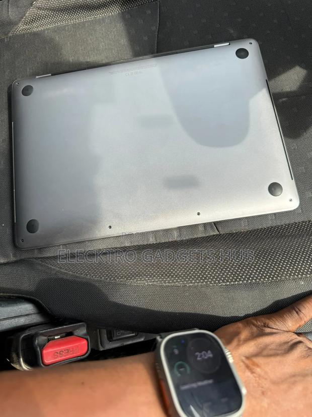 Laptop Apple MacBook Pro 2020 32GB Intel Core I7 SSD 512GB photo 3