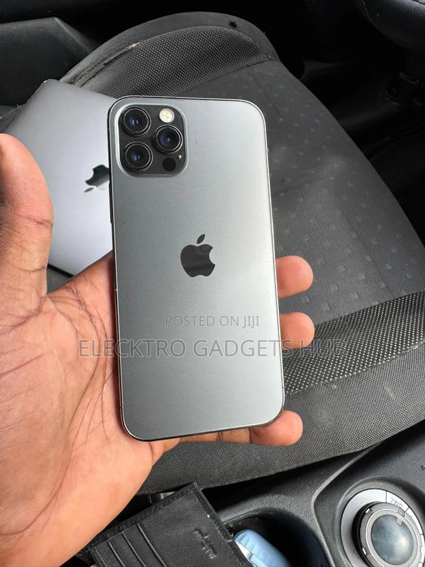 Apple iPhone 12 Pro 128 GB Black photo 2
