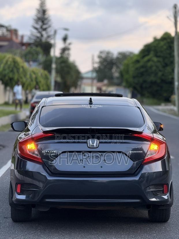 Honda Civic Touring 4dr Sedan (1.5L 4cyl) 2017 Gray photo 2