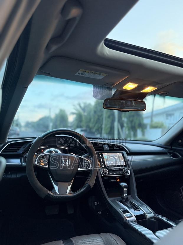 Honda Civic Touring 4dr Sedan (1.5L 4cyl) 2017 Gray photo 6