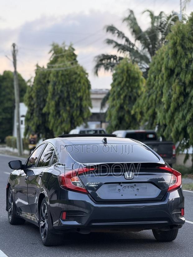 Honda Civic Touring 4dr Sedan (1.5L 4cyl) 2017 Gray photo 3
