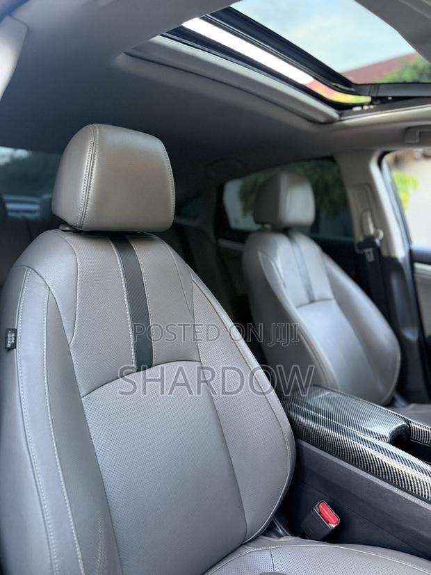 Honda Civic Touring 4dr Sedan (1.5L 4cyl) 2017 Gray photo 8