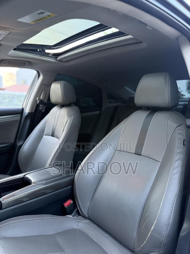 Honda Civic Touring 4dr Sedan (1.5L 4cyl) 2017 Gray photo 5