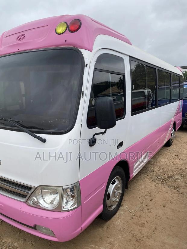 Hyundai County 2016 Pink photo 2