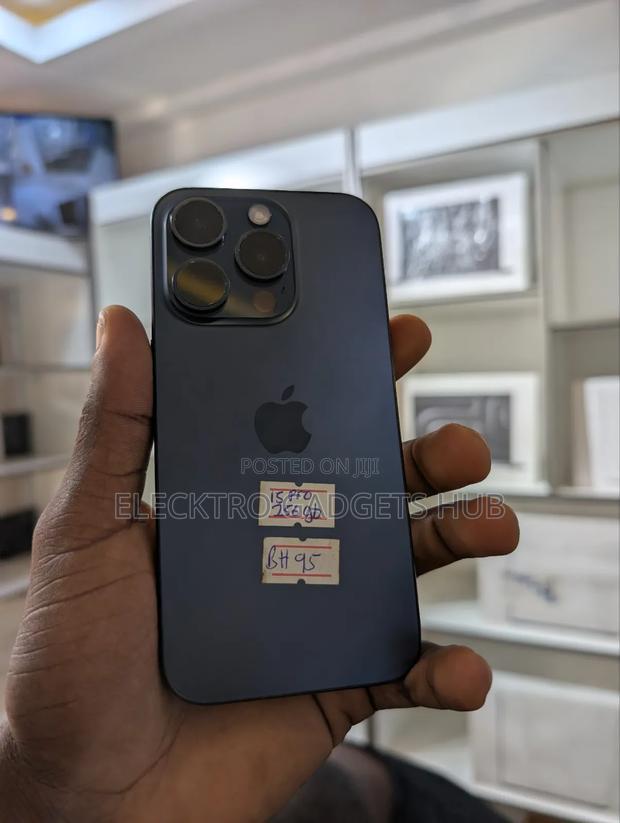 Apple iPhone 15 Pro 128 GB Blue