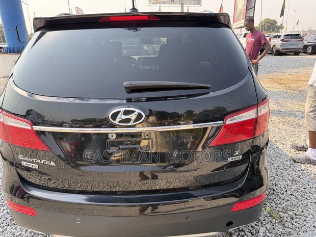 Hyundai Santa Fe Limited w/Saddle Interior 4dr SUV AWD (3.3L 6cyl 6A)