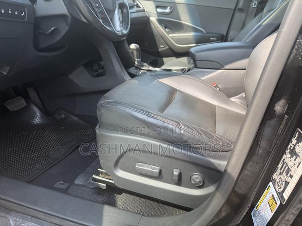 Hyundai Santa Fe Limited w/Saddle Interior 4dr SUV AWD (3.3L 6cyl 6A)