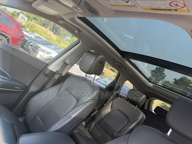 Hyundai Santa Fe Limited w/Saddle Interior 4dr SUV AWD (3.3L 6cyl 6A)