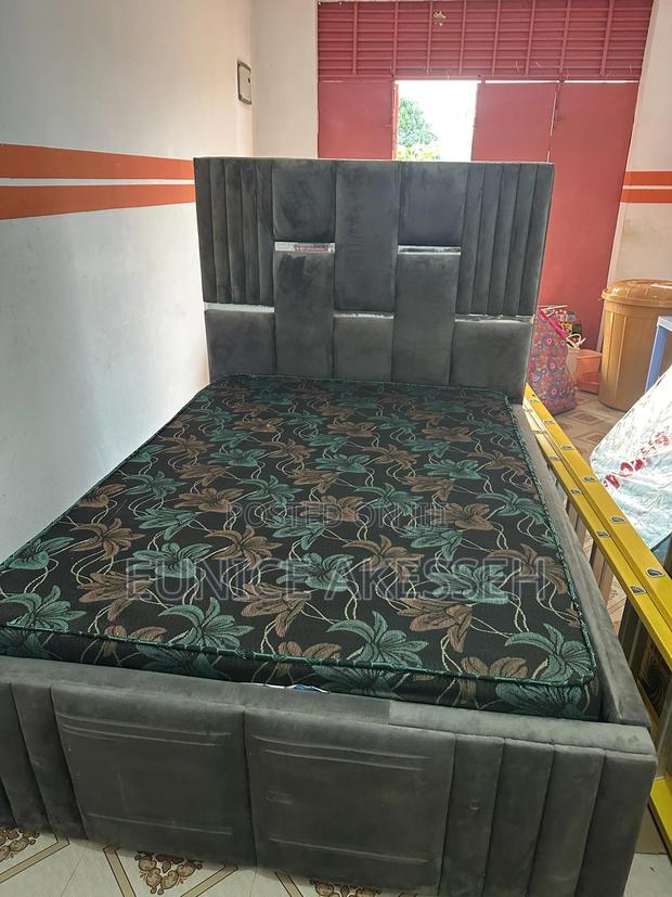 Double Bed With Mattress photo 3