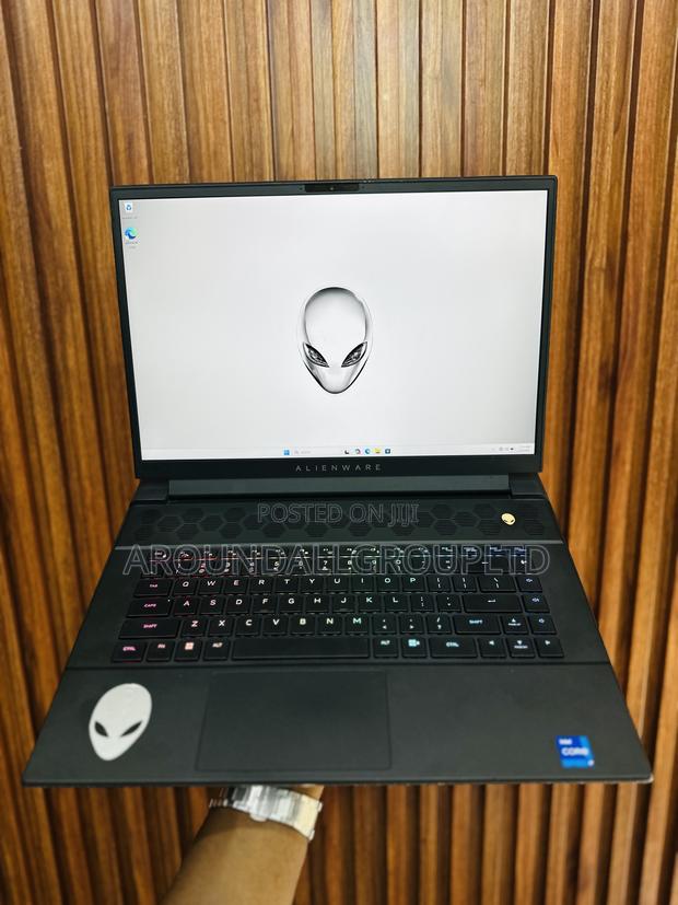 New Laptop Alienware M17x R2 16GB Intel Core I7 SSD 1T