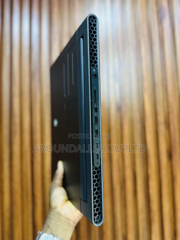 New Laptop Alienware M17x R2 16GB Intel Core I7 SSD 1T photo 6