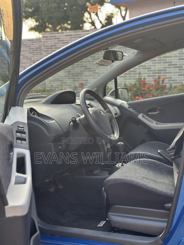 Toyota Vitz 1.3 AWD 5dr 2010 Blue