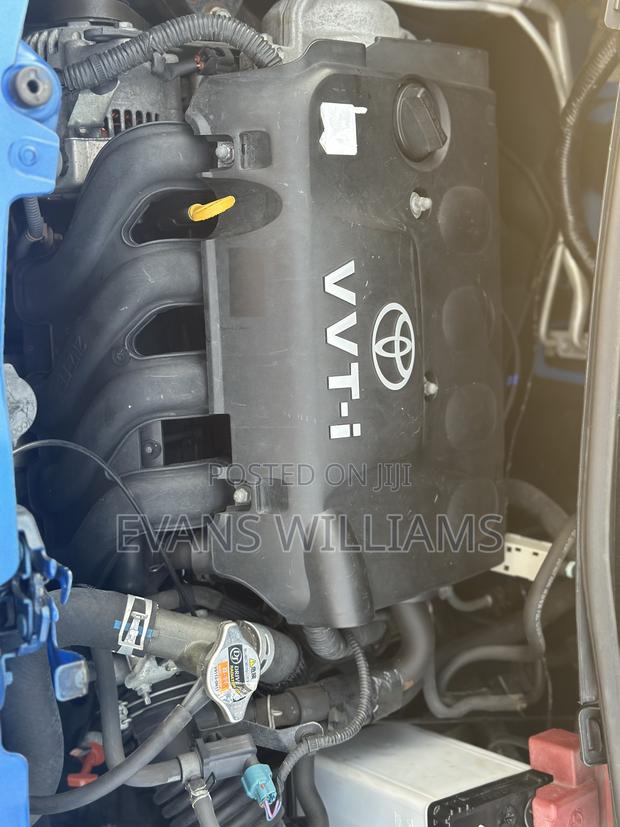 Toyota Vitz 1.3 AWD 5dr 2010 Blue