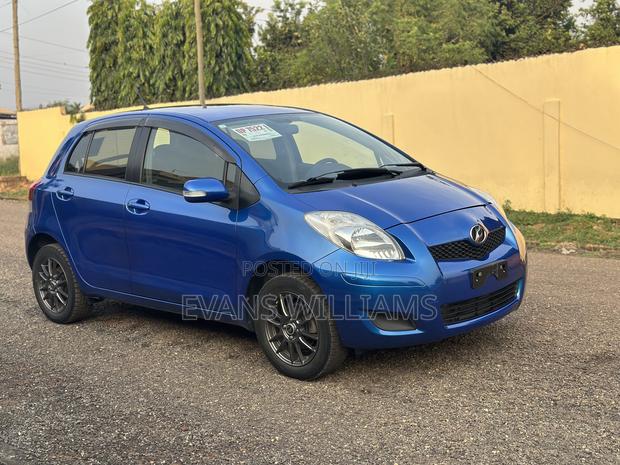 Toyota Vitz 1.3 AWD 5dr 2010 Blue