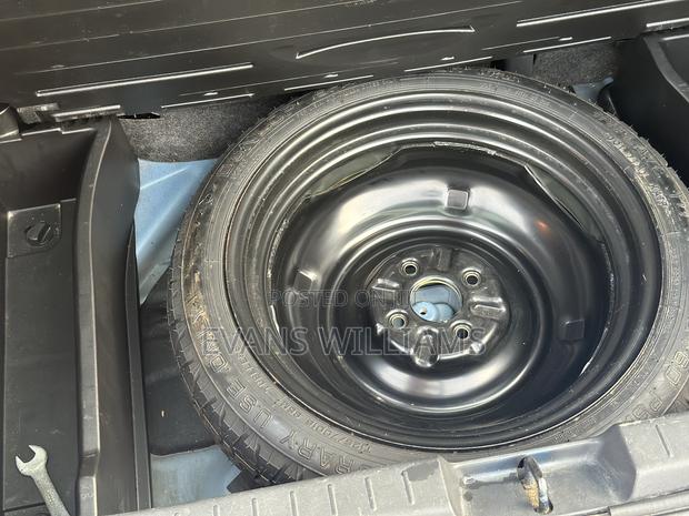 Toyota Vitz 1.3 AWD 5dr 2010 Blue