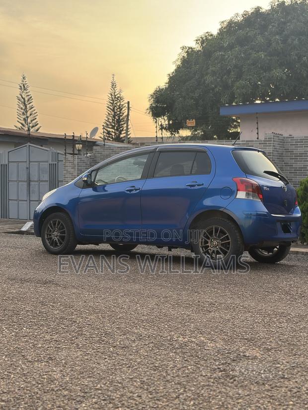 Toyota Vitz 1.3 AWD 5dr 2010 Blue