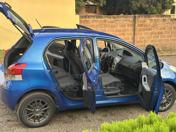 Toyota Vitz 1.3 AWD 5dr 2010 Blue