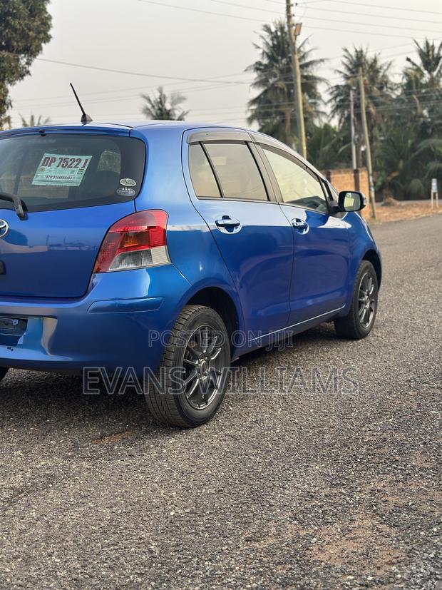 Toyota Vitz 1.3 AWD 5dr 2010 Blue