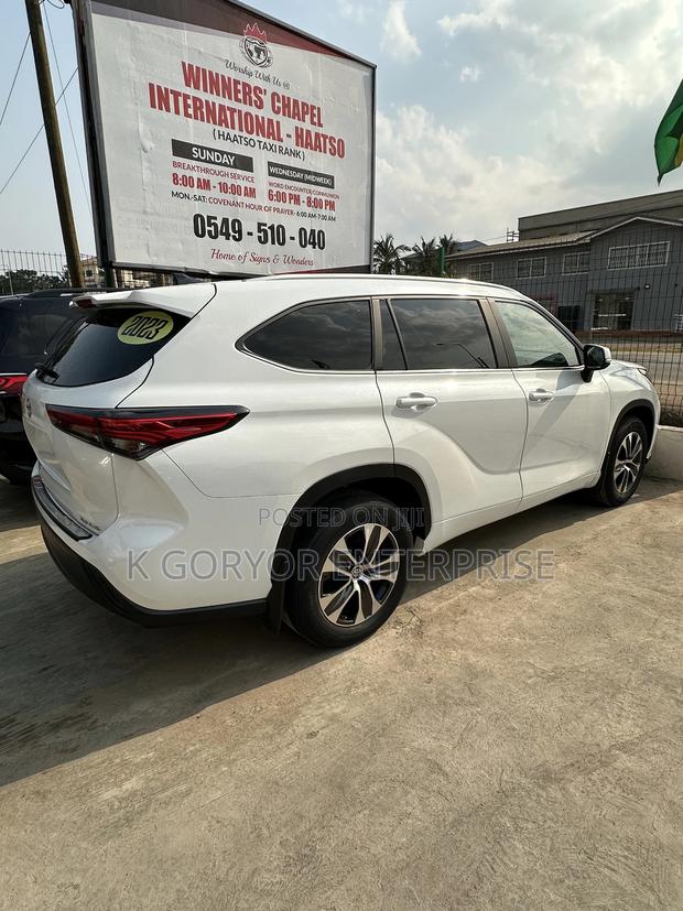 Toyota Highlander XLE AWD 2023 White