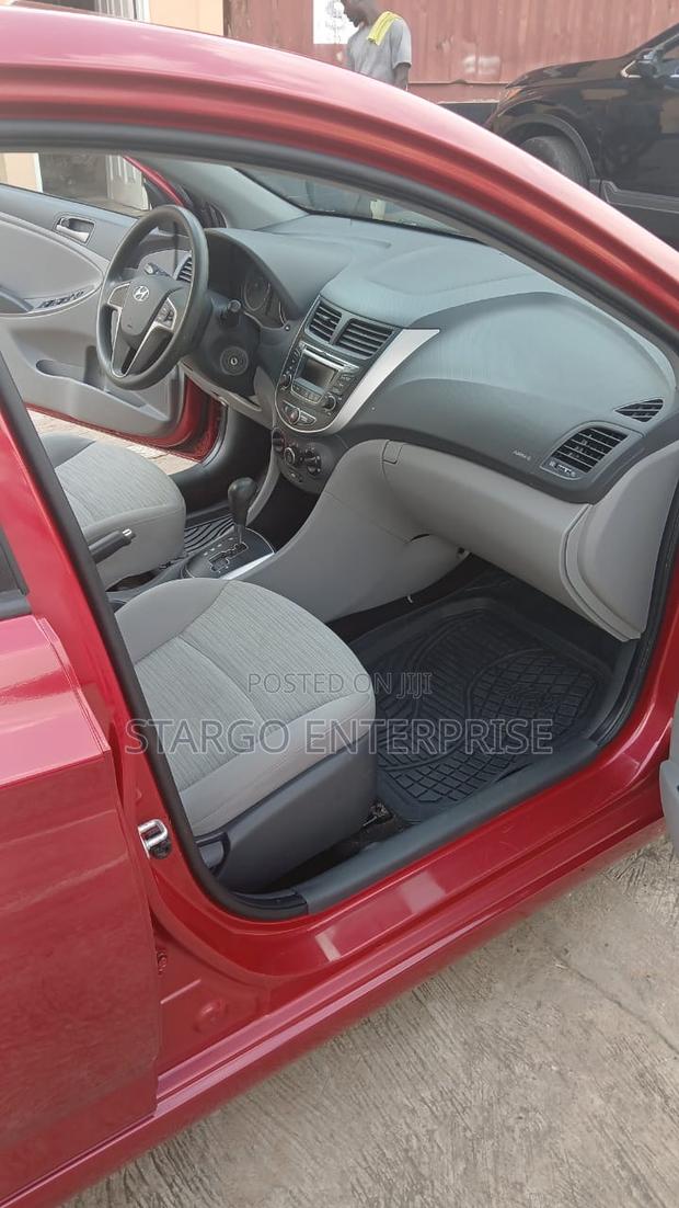 Hyundai Accent SE Hatchback 2017 Red