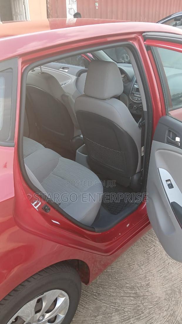 Hyundai Accent SE Hatchback 2017 Red