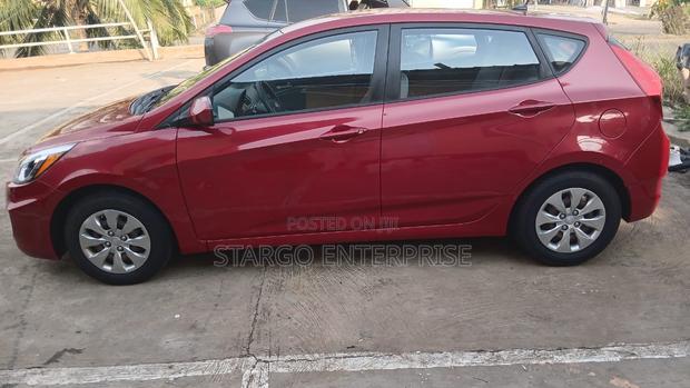 Hyundai Accent SE Hatchback 2017 Red