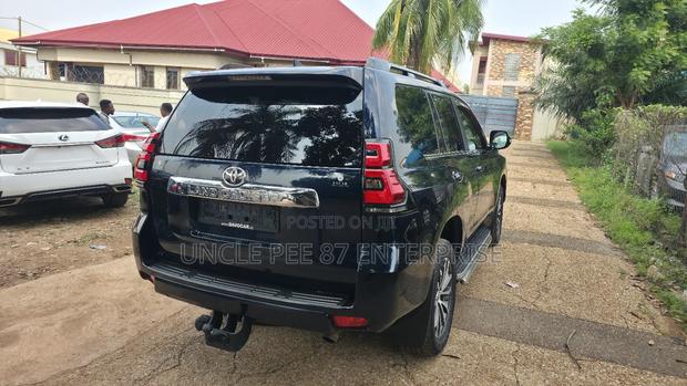 Toyota Land Cruiser Prado 3.0 190hp 2019 Black photo 4